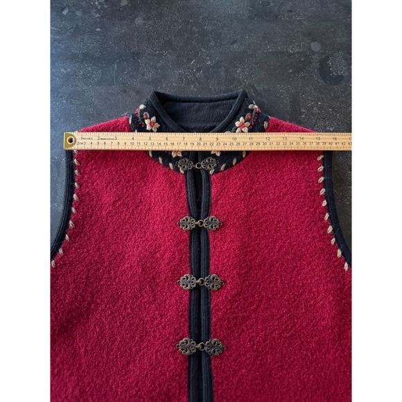 Vintage Icelandic Design Women's L Red Lined Wool Vest Embroidered Floral  Boho - Picture 6 of 11